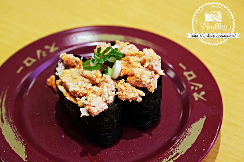 楊梅新開幕『スシロー壽司郎-楊梅中山店』超平價海膽大放送|每盤最低只要40元|停車方便|親子餐廳首選|楊梅餐廳推薦 - 相片中的菲莉絲