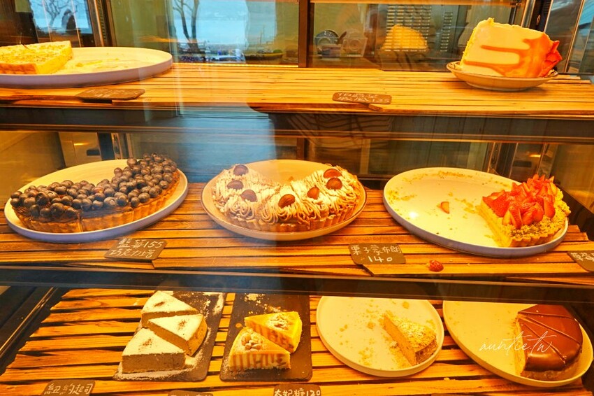 新北市淡水區【新北】淡水｜嗜甜漁港店，甜點Gelato都優秀，滬尾漁港海景咖啡廳，