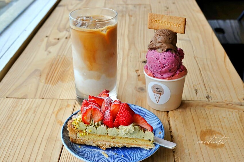 新北市淡水區【新北】淡水｜嗜甜漁港店，甜點Gelato都優秀，滬尾漁港海景咖啡廳，