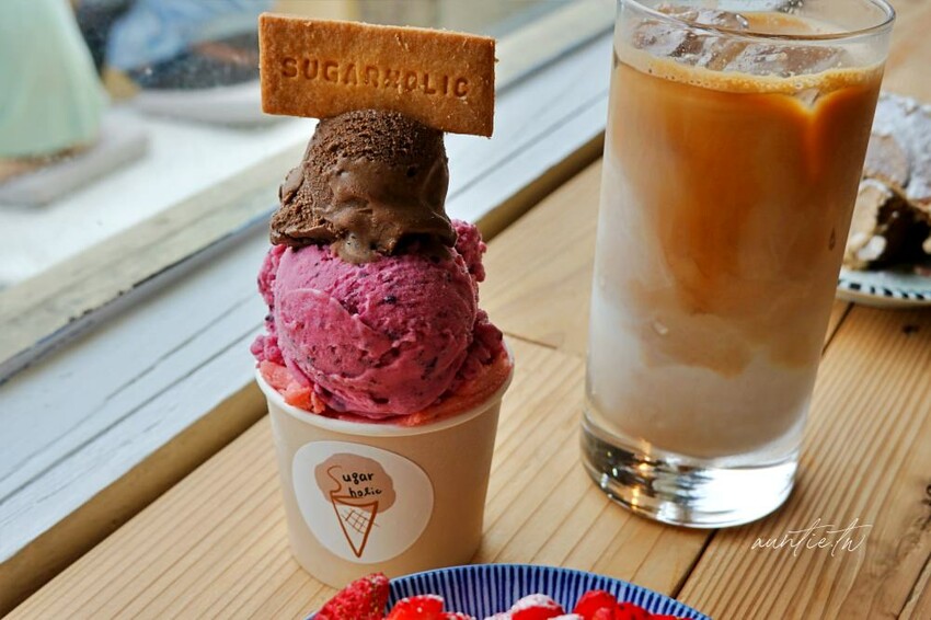 新北市淡水區【新北】淡水｜嗜甜漁港店，甜點Gelato都優秀，滬尾漁港海景咖啡廳，