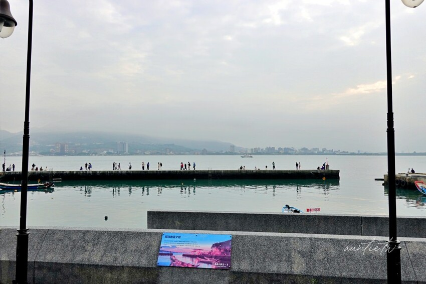 新北市淡水區【新北】淡水｜嗜甜漁港店，甜點Gelato都優秀，滬尾漁港海景咖啡廳，