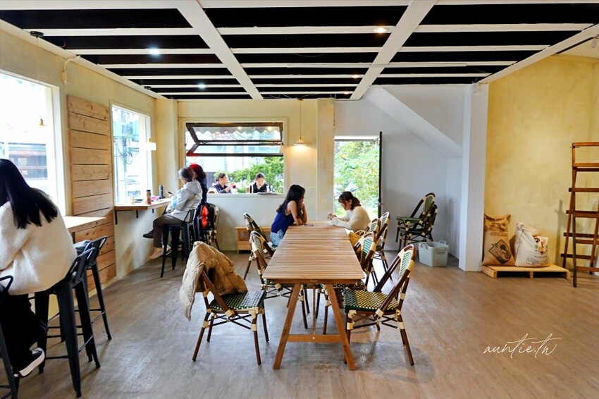 新北市淡水區【新北】淡水｜嗜甜漁港店，甜點Gelato都優秀，滬尾漁港海景咖啡廳，