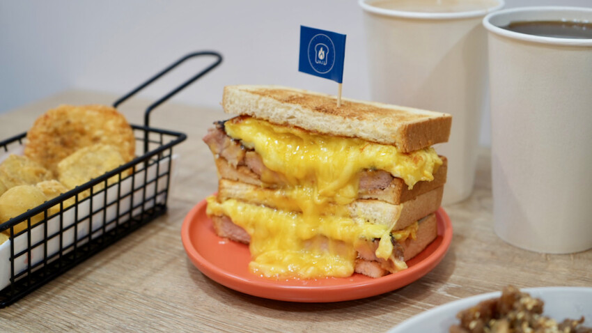 台北市中山區[台北美食] 1021炭烤土司-錦州店｜行天宮站必吃早餐推薦！浮誇系牽絲烤肉吐司！