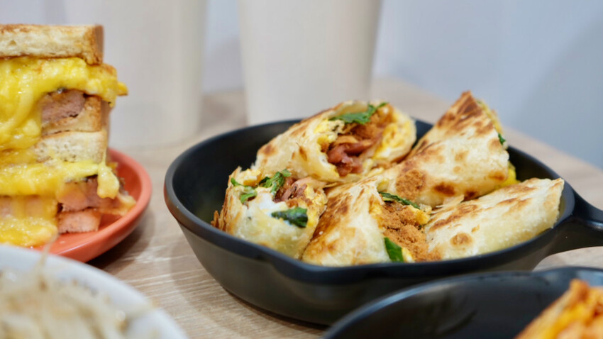 台北市中山區[台北美食] 1021炭烤土司-錦州店｜行天宮站必吃早餐推薦！浮誇系牽絲烤肉吐司！