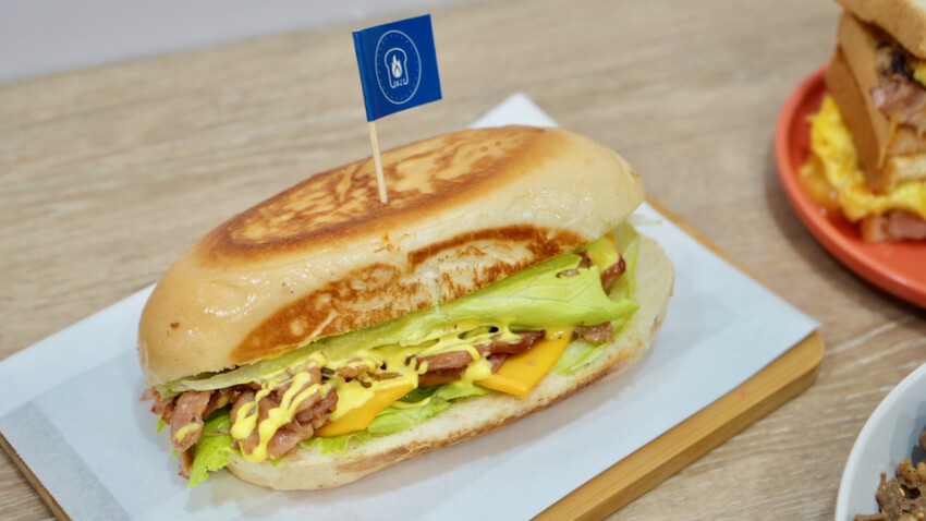 台北市中山區[台北美食] 1021炭烤土司-錦州店｜行天宮站必吃早餐推薦！浮誇系牽絲烤肉吐司！