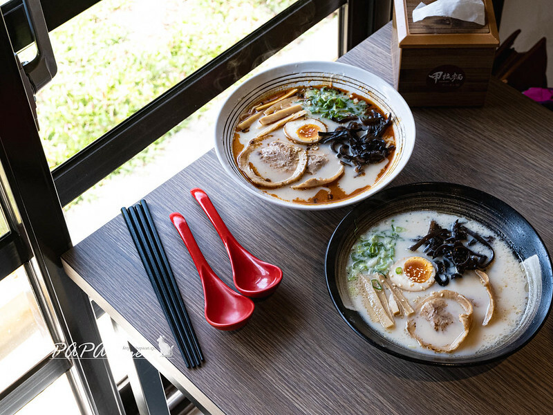台中市西區甲拉麵－國家漫畫博物館店一邊看漫畫一邊吃拉麵 可以這樣嗎？