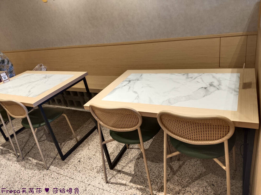 高雄市左營區高雄麵食【餓呆】超人氣！紅燒三寶麵醇厚湯頭＋肉多大塊.特製豬腳飯Ｑ嚼又香│義享時尚廣場│凹仔底捷運站│新