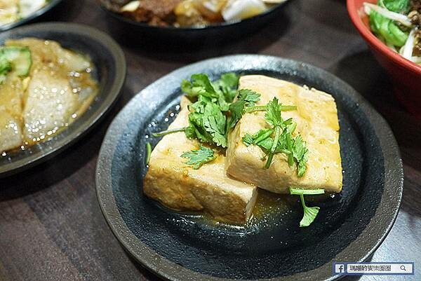 基隆市仁愛區基隆美食【味萊坊基隆站前店】口齒留香美味必吃蔬食/基隆素食/原江姐料理