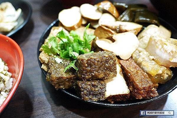 基隆市仁愛區基隆美食【味萊坊基隆站前店】口齒留香美味必吃蔬食/基隆素食/原江姐料理