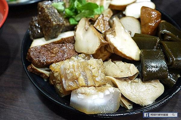 基隆市仁愛區基隆美食【味萊坊基隆站前店】口齒留香美味必吃蔬食/基隆素食/原江姐料理