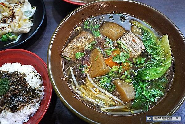 基隆市仁愛區基隆美食【味萊坊基隆站前店】口齒留香美味必吃蔬食/基隆素食/原江姐料理