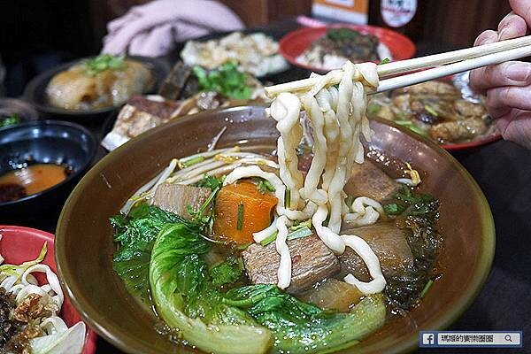 基隆市仁愛區基隆美食【味萊坊基隆站前店】口齒留香美味必吃蔬食/基隆素食/原江姐料理