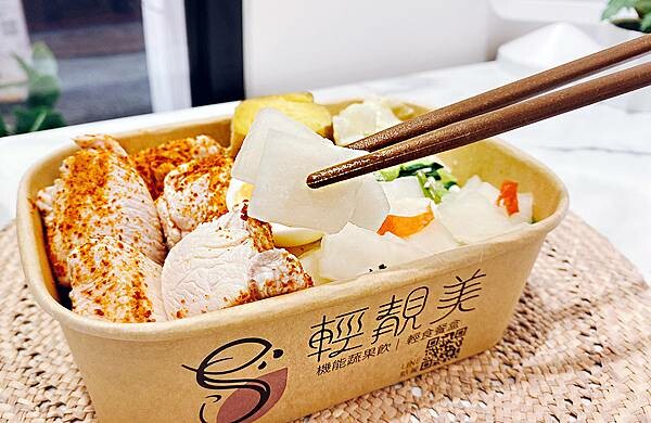 新店外送便當推薦《輕靚美》健康餐盒，健康機能蔬果飲結合輕食餐盒，瘦身又排毒-21.jpg
