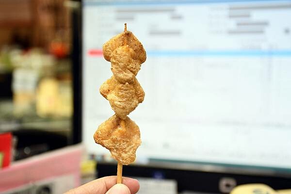 高雄市鼓山區內惟在地下午茶～酥脆的美味，吮指的滋味，就連我的阿公都淪陷！【舞創脆皮炸雞】※高雄美食推薦※內惟美食推