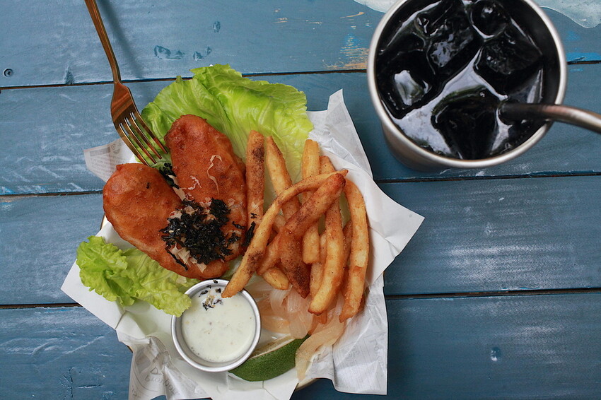 台南市中西區吃。台南市｜中西區。「魚Bar - 炸魚薯條」新店報報!!!!!英國街邊小吃炸魚薯條台南也吃得到，秒間置身在墾