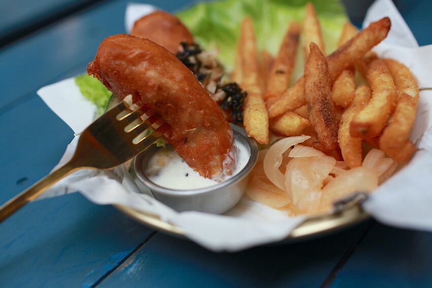 台南市中西區吃。台南市｜中西區。「魚Bar - 炸魚薯條」新店報報!!!!!英國街邊小吃炸魚薯條台南也吃得到，秒間置身在墾