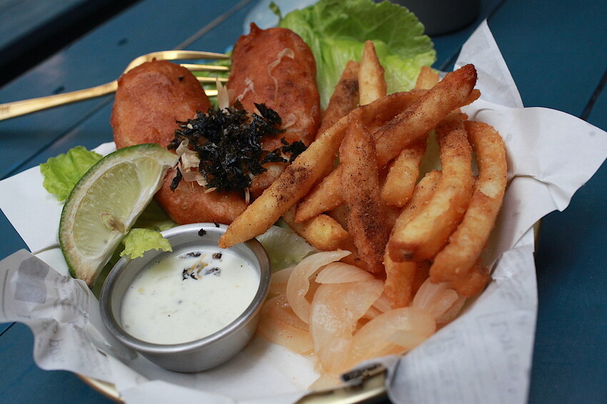 台南市中西區吃。台南市｜中西區。「魚Bar - 炸魚薯條」新店報報!!!!!英國街邊小吃炸魚薯條台南也吃得到，秒間置身在墾