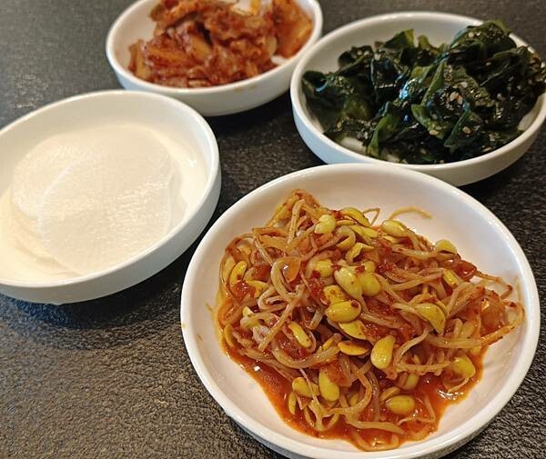 信義區韓式料理：食尚潮流的朋月栻 韓雞雞 江原道 宗음식 韓