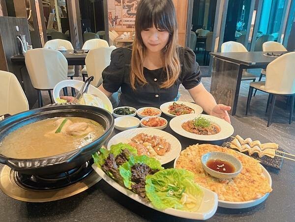 信義區韓式料理：食尚潮流的朋月栻 韓雞雞 江原道 宗음식 韓