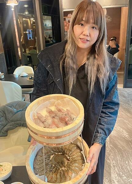 信義區韓式料理：食尚潮流的朋月栻 韓雞雞 江原道 宗음식 韓吃一隻雞/澎湃海鮮桶讓人越吃越開心/微風信義店/母親節活動