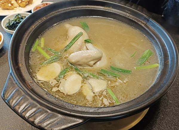 信義區韓式料理：食尚潮流的朋月栻 韓雞雞 江原道 宗음식 韓