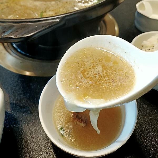 信義區韓式料理：食尚潮流的朋月栻 韓雞雞 江原道 宗음식 韓