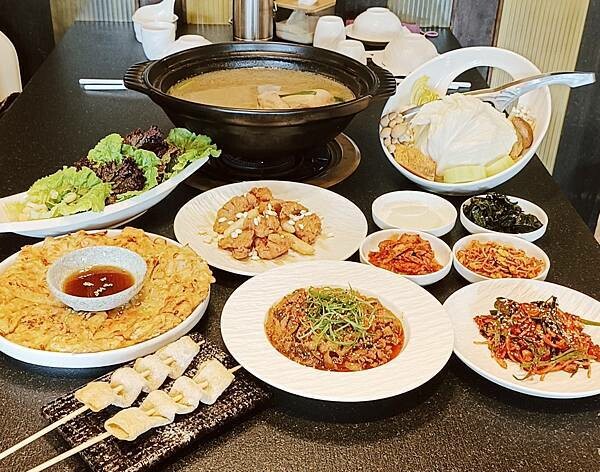 信義區韓式料理：食尚潮流的朋月栻 韓雞雞 江原道 宗음식 韓