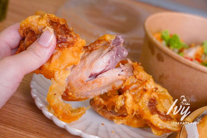 炸吉炸利炸物店 |台中北區炸雞推薦，用蒸炸技術和純芥花油，把肉汁完全鎖住、不油膩很涮嘴！ - 艾薇覓食趣