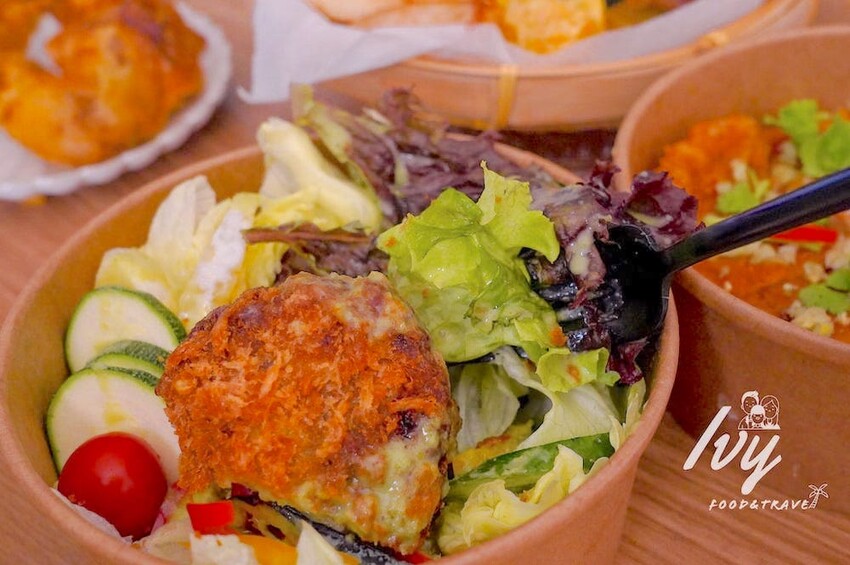 炸吉炸利炸物店 |台中北區炸雞推薦，用蒸炸技術和純芥花油，把肉汁完全鎖住、不油膩很涮嘴！ - 艾薇覓食趣