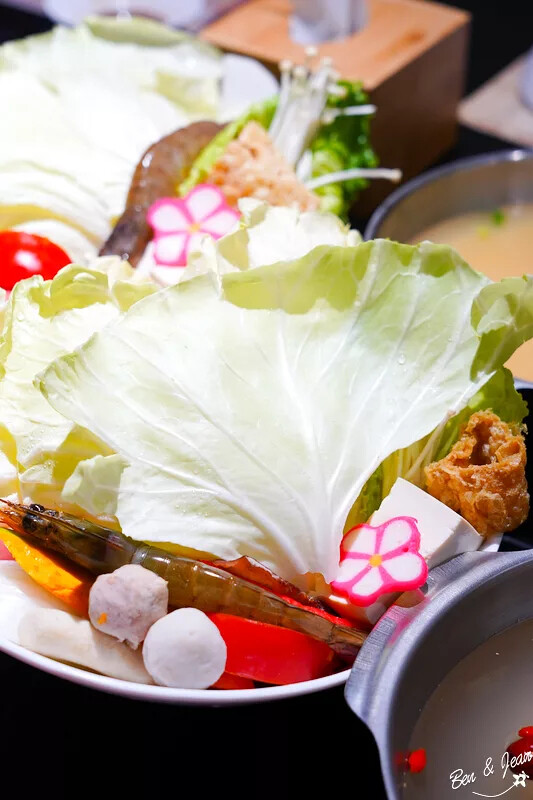 宜蘭縣宜蘭市八方悅鍋物宜蘭和睦店》優質平價日式鍋物380元起不收服務費,必點大蝦雙人豪華套餐,兒童身高未滿110公分免