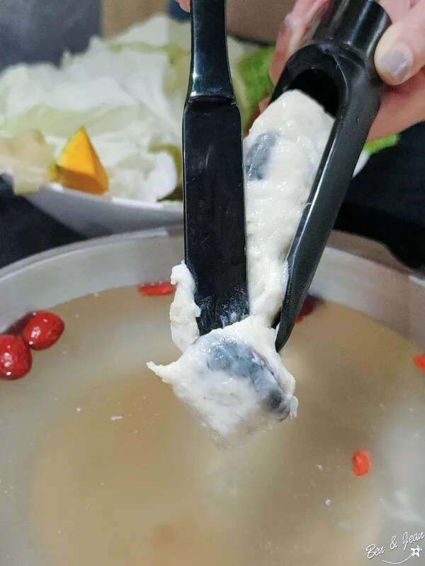 宜蘭縣宜蘭市八方悅鍋物宜蘭和睦店》優質平價日式鍋物380元起不收服務費,必點大蝦雙人豪華套餐,兒童身高未滿110公分免