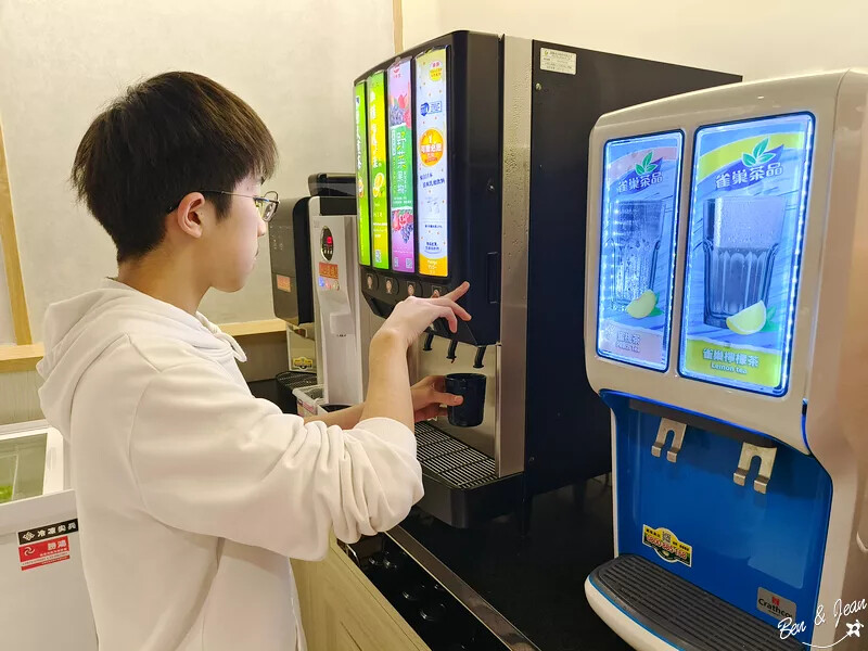 宜蘭縣宜蘭市八方悅鍋物宜蘭和睦店》優質平價日式鍋物380元起不收服務費,必點大蝦雙人豪華套餐,兒童身高未滿110公分免