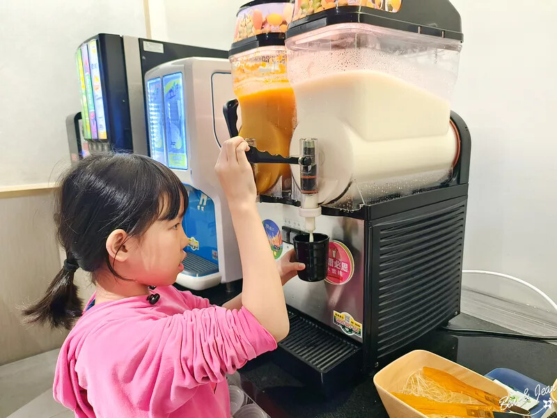 宜蘭縣宜蘭市八方悅鍋物宜蘭和睦店》優質平價日式鍋物380元起不收服務費,必點大蝦雙人豪華套餐,兒童身高未滿110公分免