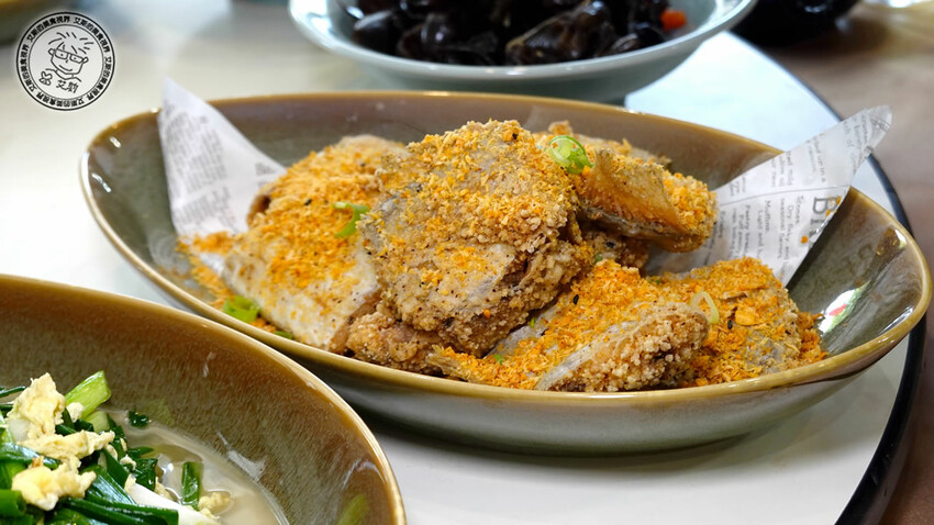 宜蘭縣礁溪鄉【 礁溪美食． 巨無霸米粉湯 】吃巨無霸海鮮米粉湯送10樣小菜絕對能滿足每個人的胃，很適合母親節帶全家一