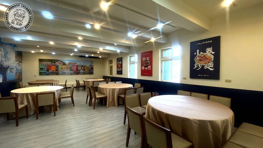 宜蘭縣礁溪鄉【 礁溪美食． 巨無霸米粉湯 】吃巨無霸海鮮米粉湯送10樣小菜絕對能滿足每個人的胃，很適合母親節帶全家一