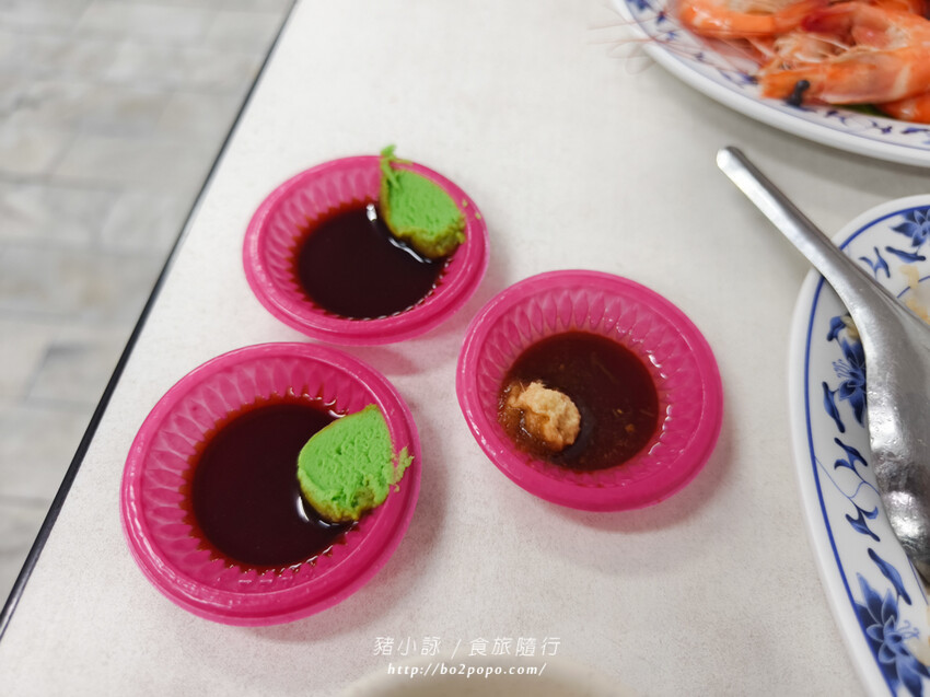 高雄。旗津》旗后活海產店。海產一條街上的40年老店