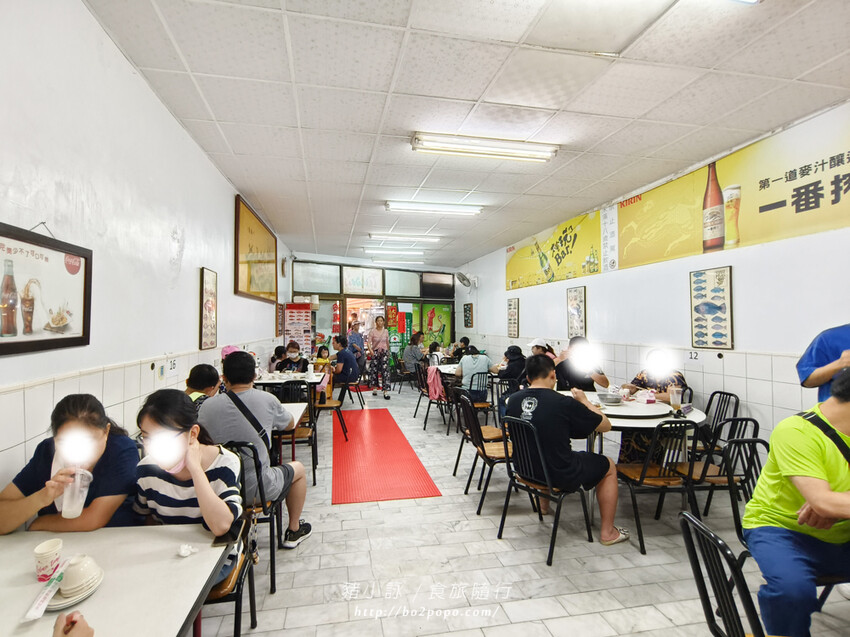 高雄。旗津》旗后活海產店。海產一條街上的40年老店