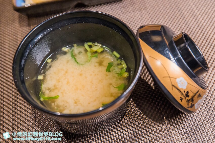 台北市萬華區忻鮨壽司/無菜單料理17道只要1480元/免開瓶費每月固定換菜單好吃又划算/台北無菜單料理推薦