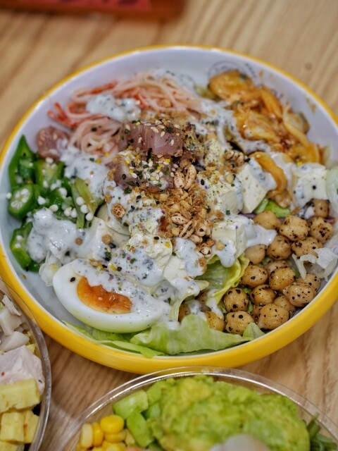 【高雄食記】全台首創波奇碗透明外帶球〔 Poke Go 波奇走走 〕插旗南台灣於高雄展店新開幕！每碗120元起。