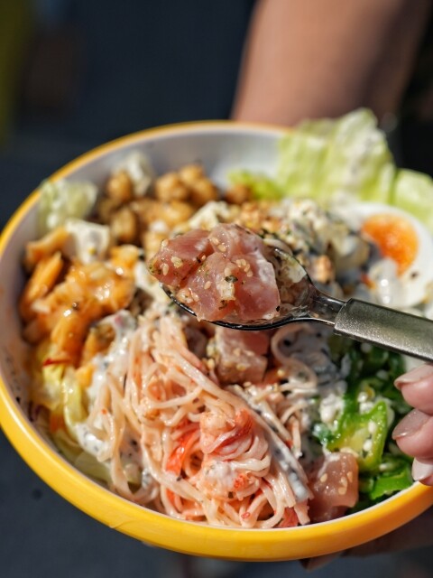 【高雄食記】全台首創波奇碗透明外帶球〔 Poke Go 波奇走走 〕插旗南台灣於高雄展店新開幕！每碗120元起。