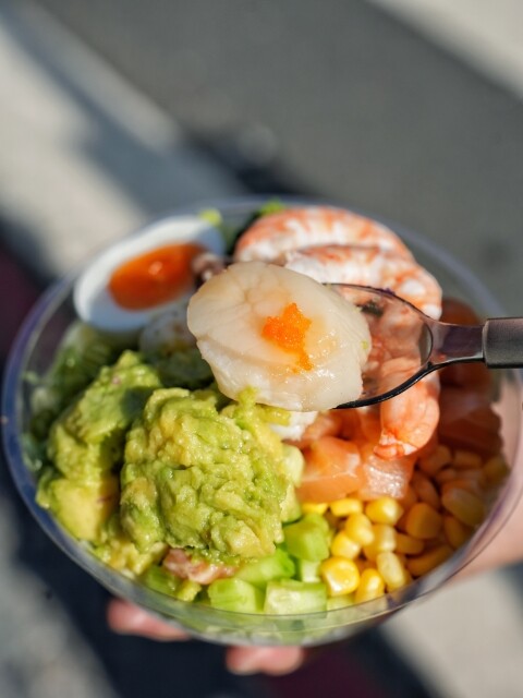 【高雄食記】全台首創波奇碗透明外帶球〔 Poke Go 波奇走走 〕插旗南台灣於高雄展店新開幕！每碗120元起。