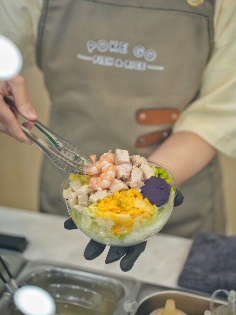 【高雄食記】全台首創波奇碗透明外帶球〔 Poke Go 波奇走走 〕插旗南台灣於高雄展店新開幕！每碗120元起。