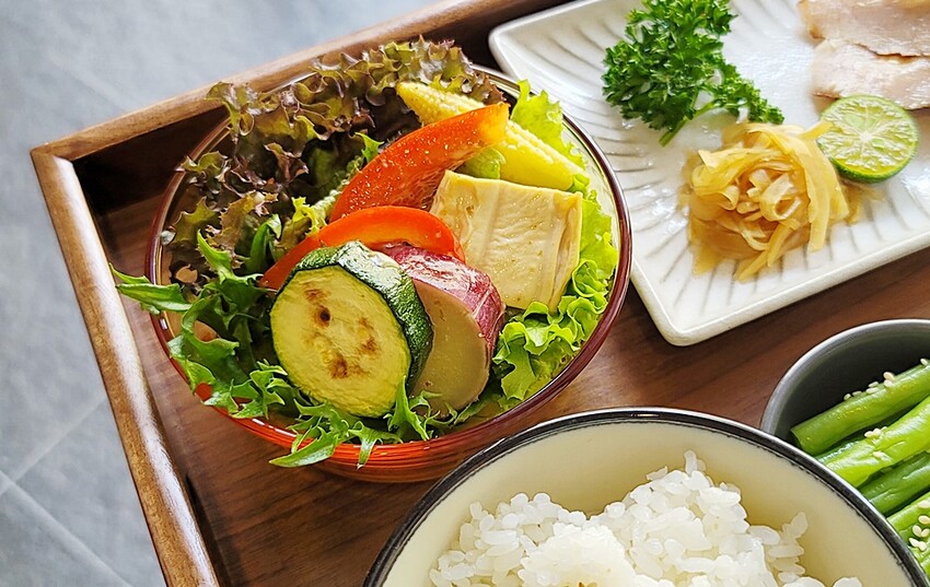 台中市北區MOBU CAFE｜IG人氣手作甜點轉型賣定食、咖啡、依舊有提供美味的甜點唷！