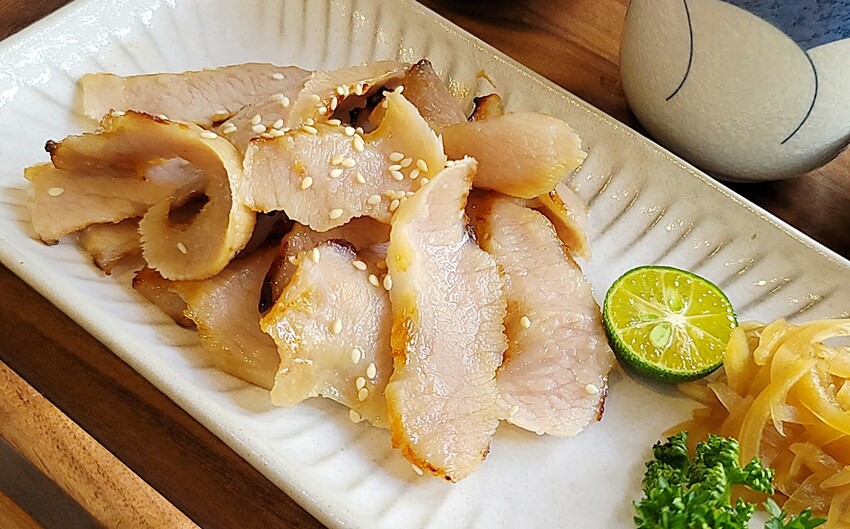 台中市北區MOBU CAFE｜IG人氣手作甜點轉型賣定食、咖啡、依舊有提供美味的甜點唷！