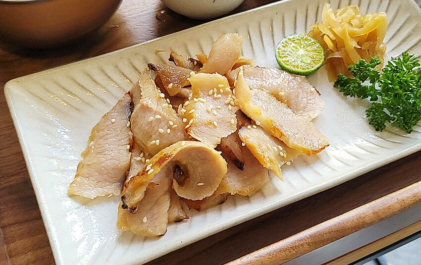 台中市北區MOBU CAFE｜IG人氣手作甜點轉型賣定食、咖啡、依舊有提供美味的甜點唷！