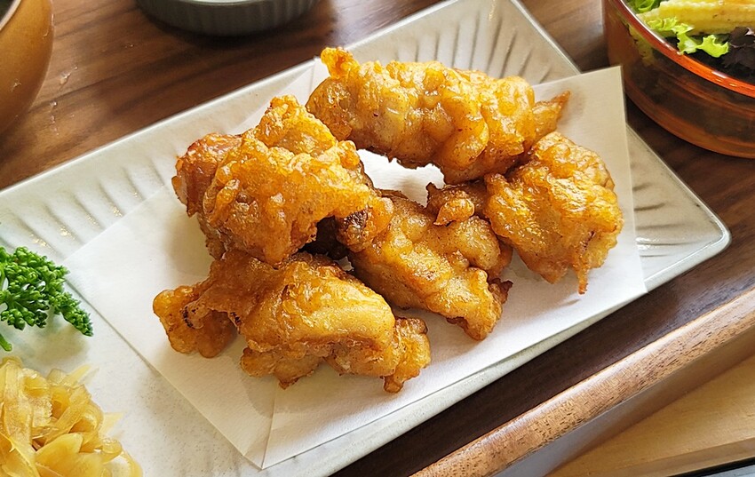 台中市北區MOBU CAFE｜IG人氣手作甜點轉型賣定食、咖啡、依舊有提供美味的甜點唷！