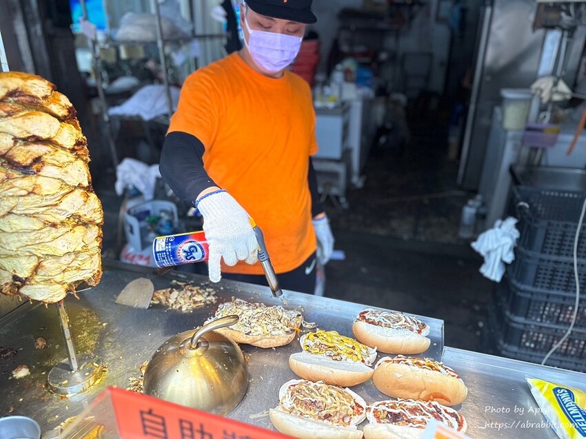 台中市西區神攻沙威瑪-終於不用去台北吃了,台中也有!還有貼心的待用餐。