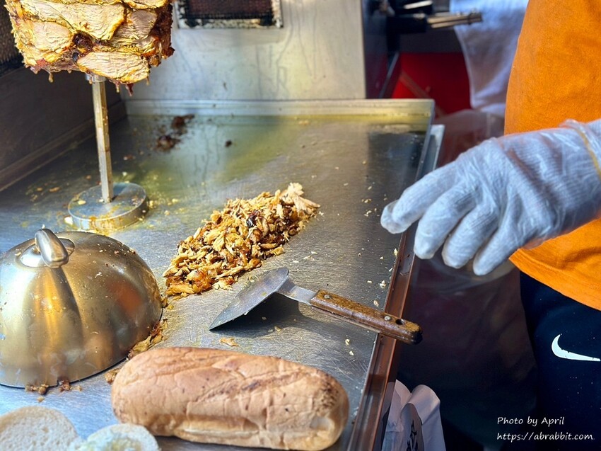台中市西區神攻沙威瑪-終於不用去台北吃了,台中也有!還有貼心的待用餐。