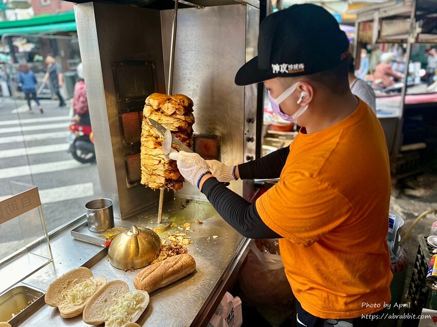 台中市西區神攻沙威瑪-終於不用去台北吃了,台中也有!還有貼心的待用餐。