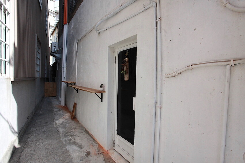 台南市南區吃。台南市｜南區。「杯情丞事」新店報報!!!!隱身在巷弄超美味日式漢堡店，獨家手作火燒蝦塔塔堡全新上市「